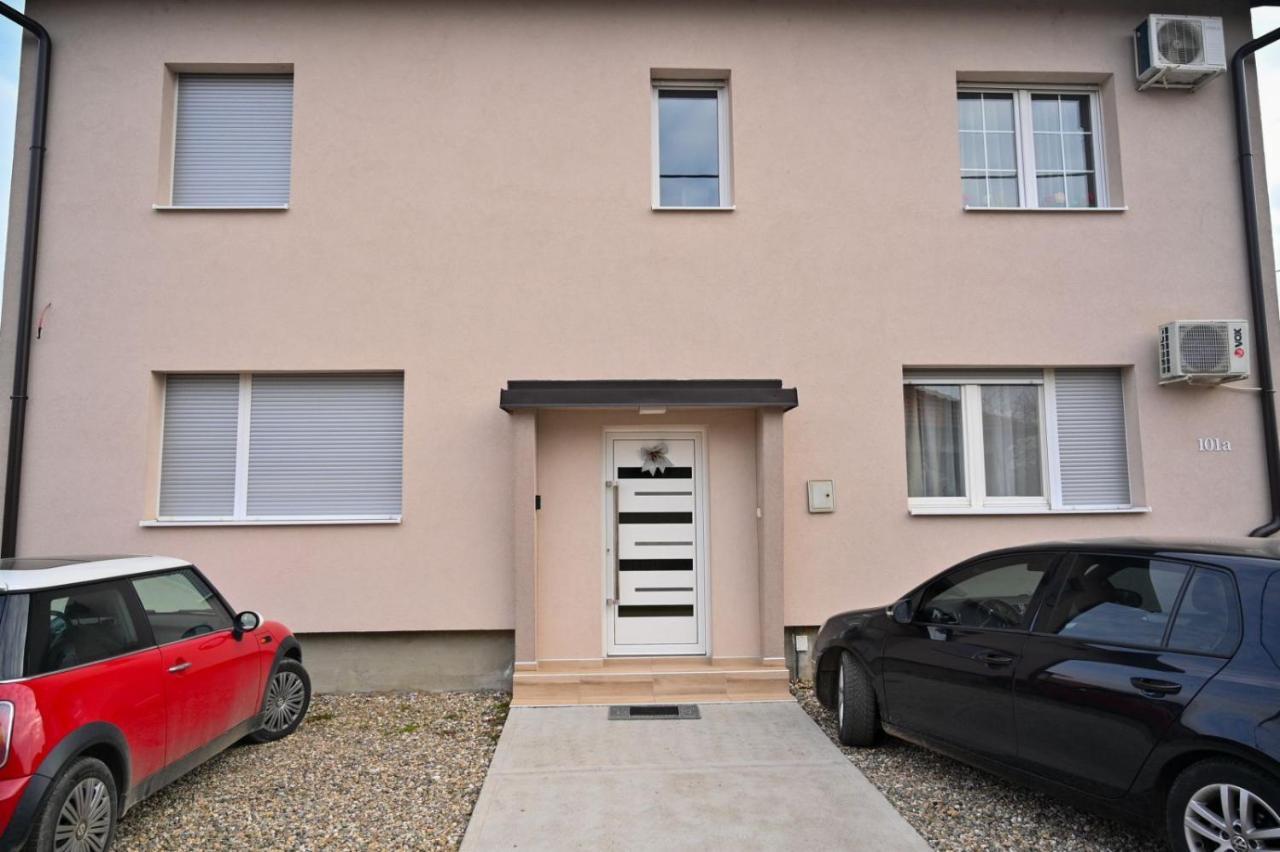 Studio Apartmani Emili Apartman Br 2 Bijeljina Buitenkant foto