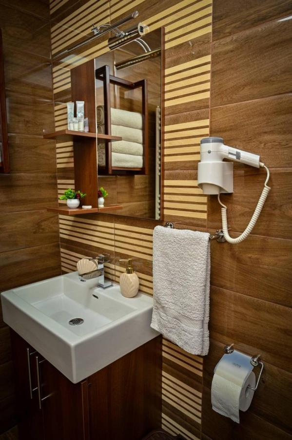 Studio Apartmani Emili Apartman Br 2 Bijeljina Buitenkant foto